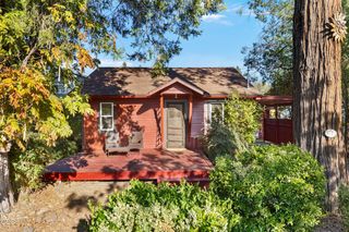 105 Maple Street, Phoenix, OR 97535
