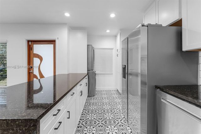 3965 SW 60th Ct, Miami, FL 33155