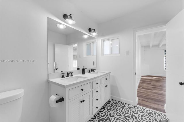 3965 SW 60th Ct, Miami, FL 33155