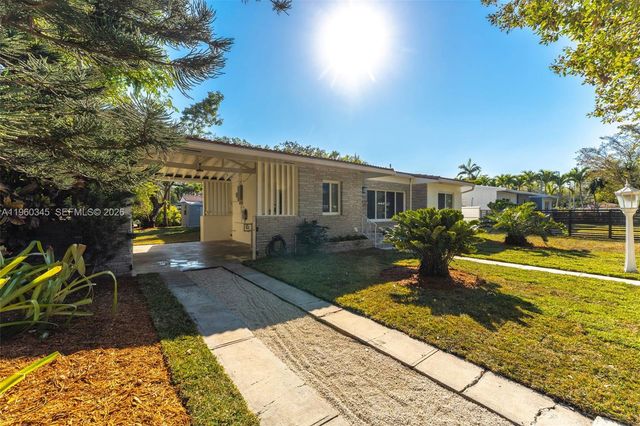 3965 SW 60th Ct, Miami, FL 33155