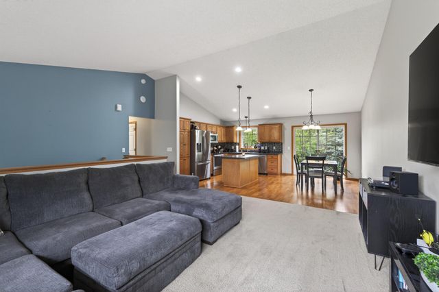14611 Boxwood Path, Rosemount, MN 55068