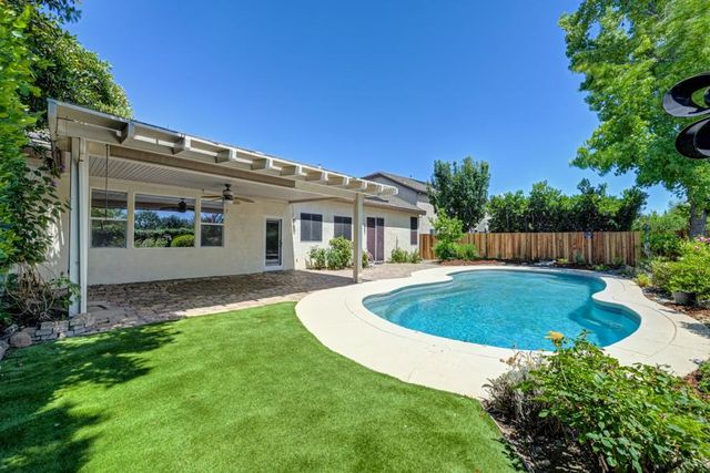 109 Tuscan Grove Ct, Roseville, CA 95747