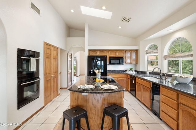 7242 N 23rd Place, Phoenix, AZ 85020