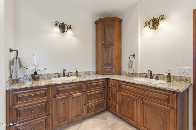 7242 N 23rd Place, Phoenix, AZ 85020