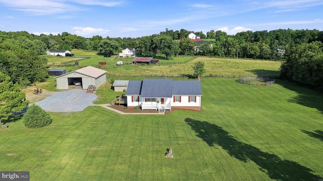 96 LADY BUG LN, Kearneysville, WV 25430
