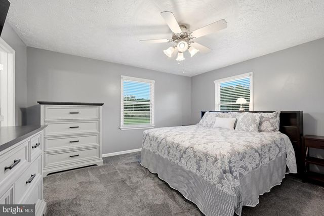 96 LADY BUG LN, Kearneysville, WV 25430