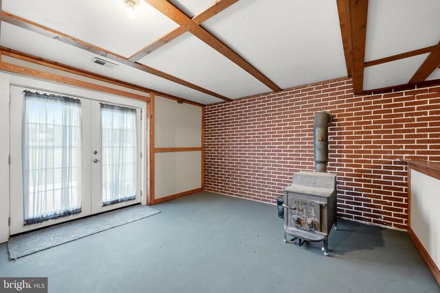 96 LADY BUG LN, Kearneysville, WV 25430