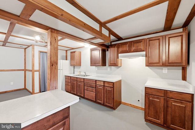 96 LADY BUG LN, Kearneysville, WV 25430