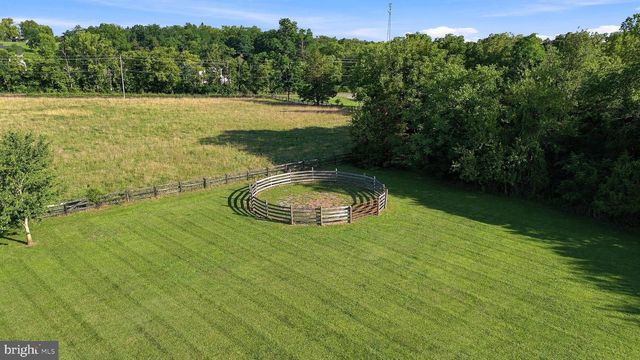 96 LADY BUG LN, Kearneysville, WV 25430