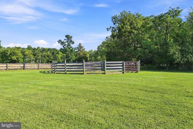 96 LADY BUG LN, Kearneysville, WV 25430