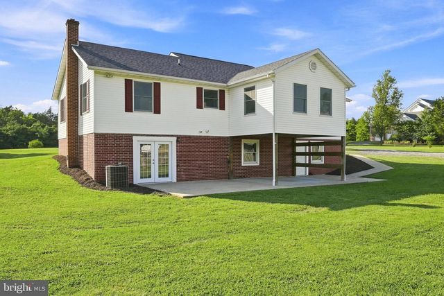 96 LADY BUG LN, Kearneysville, WV 25430