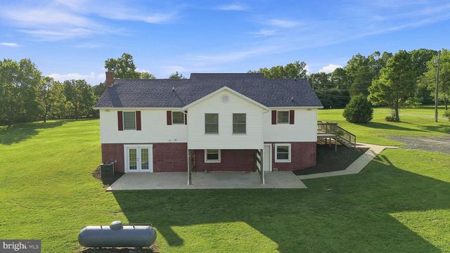 96 LADY BUG LN, Kearneysville, WV 25430