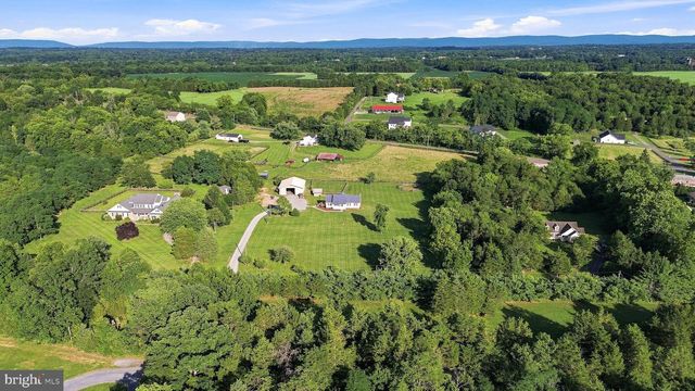 96 LADY BUG LN, Kearneysville, WV 25430