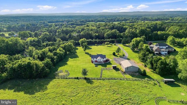 96 LADY BUG LN, Kearneysville, WV 25430