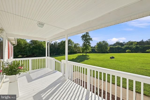 96 LADY BUG LN, Kearneysville, WV 25430