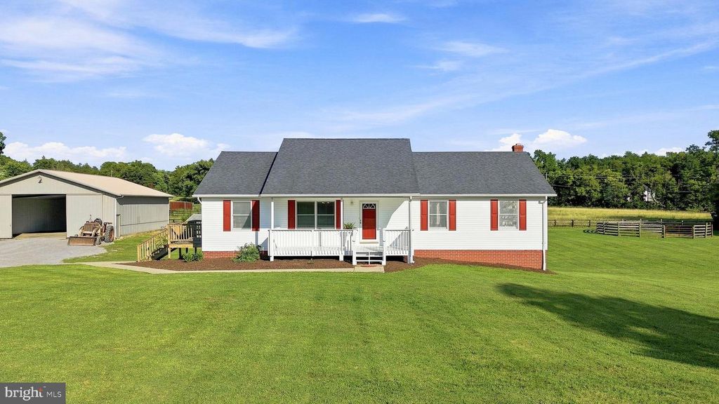 96 LADY BUG LN, Kearneysville, WV 25430