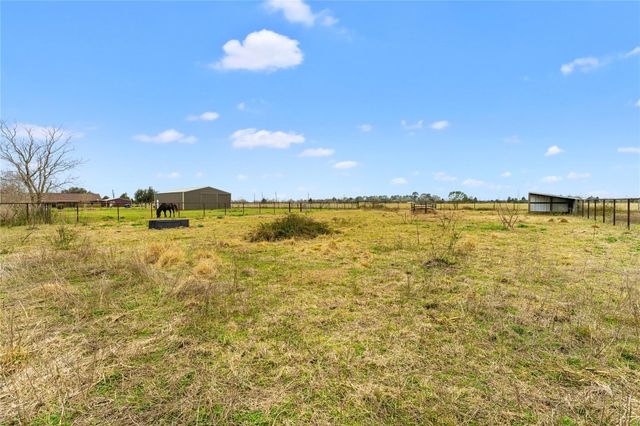 311 County Road 18, Damon, TX 77430