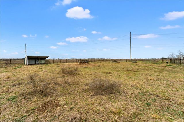 311 County Road 18, Damon, TX 77430