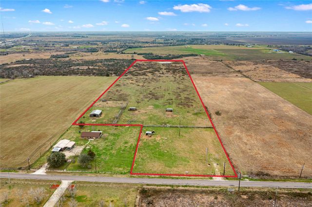 311 County Road 18, Damon, TX 77430