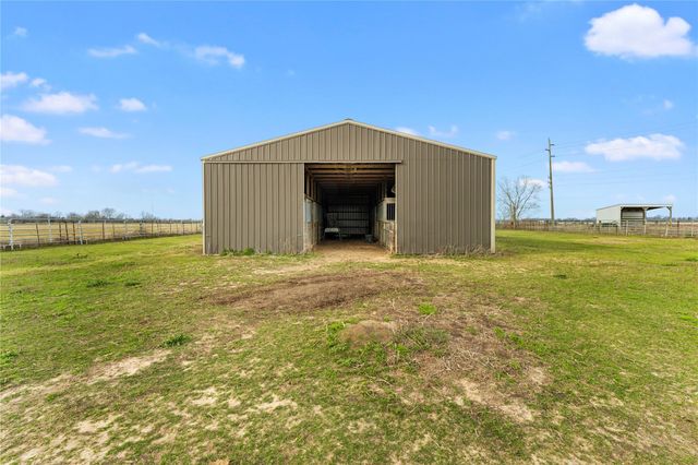 311 County Road 18, Damon, TX 77430