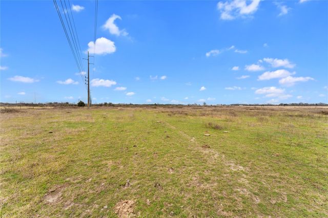 311 County Road 18, Damon, TX 77430