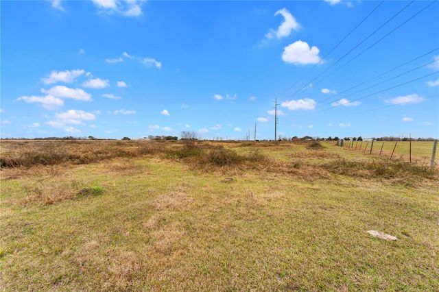 311 County Road 18, Damon, TX 77430