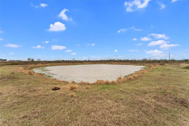 311 County Road 18, Damon, TX 77430