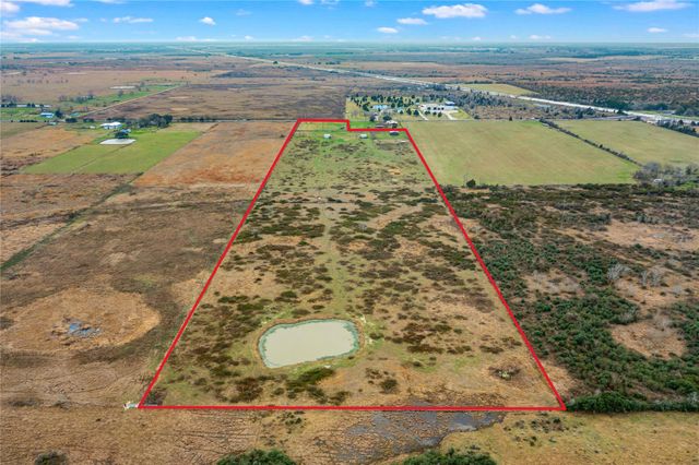 311 County Road 18, Damon, TX 77430