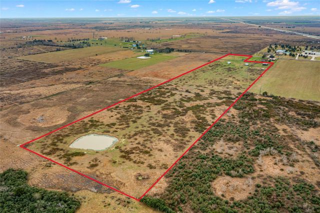 311 County Road 18, Damon, TX 77430