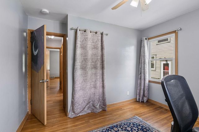 2744 Zenith Avenue N, Robbinsdale, MN 55422
