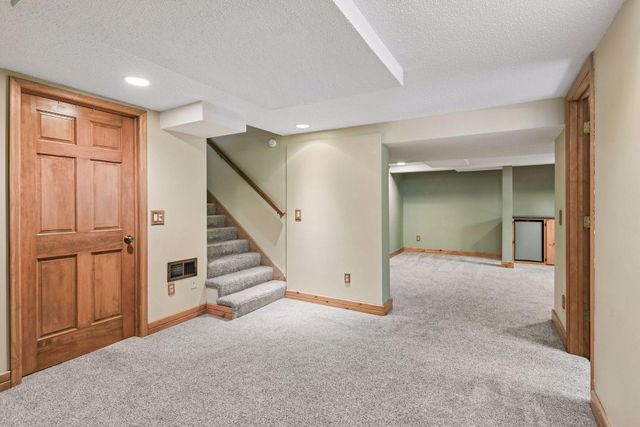 2744 Zenith Avenue N, Robbinsdale, MN 55422