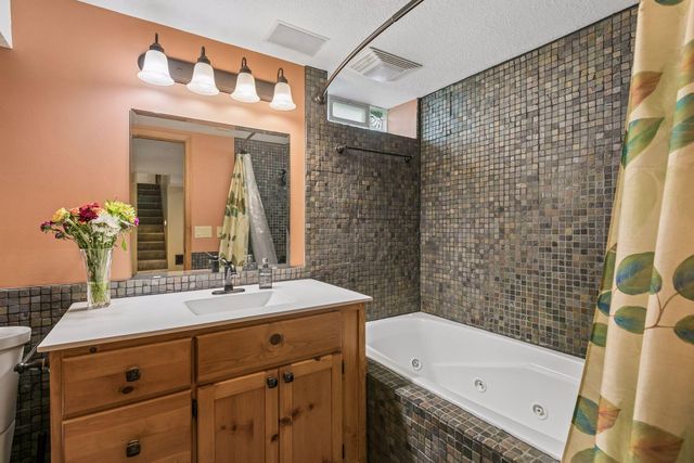 2744 Zenith Avenue N, Robbinsdale, MN 55422
