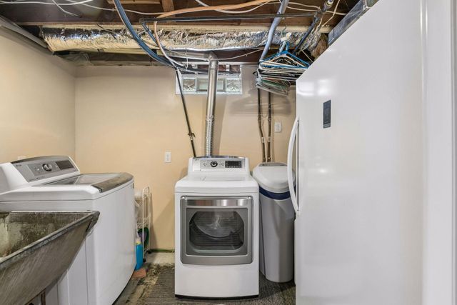 2744 Zenith Avenue N, Robbinsdale, MN 55422