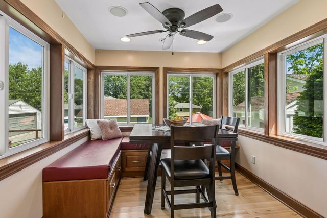 2744 Zenith Avenue N, Robbinsdale, MN 55422