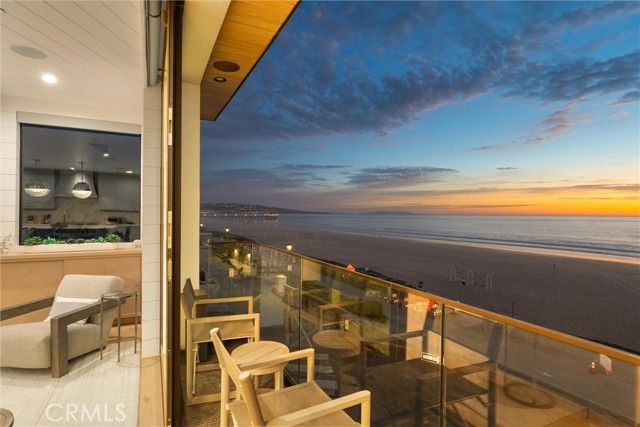 2200 The Strand B, Manhattan Beach, CA 90266