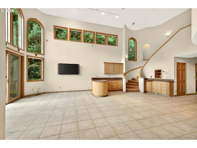 2480 MARYLSHIRE Ln, Lake Oswego, OR 97034