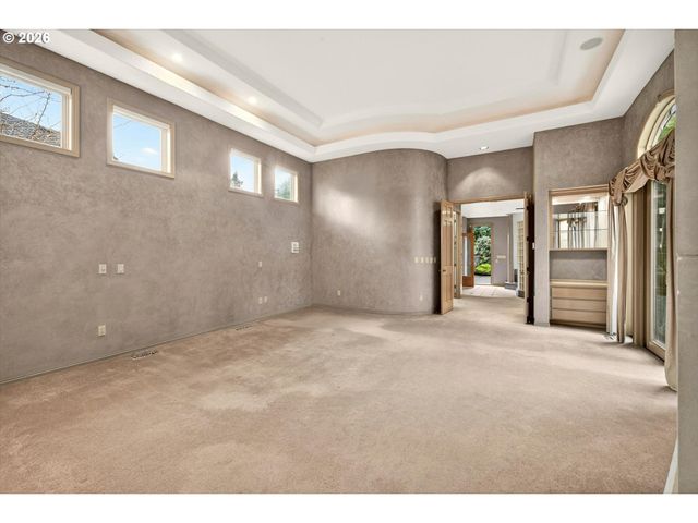 2480 MARYLSHIRE Ln, Lake Oswego, OR 97034