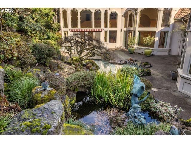 2480 MARYLSHIRE Ln, Lake Oswego, OR 97034