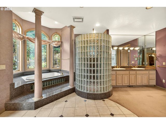 2480 MARYLSHIRE Ln, Lake Oswego, OR 97034