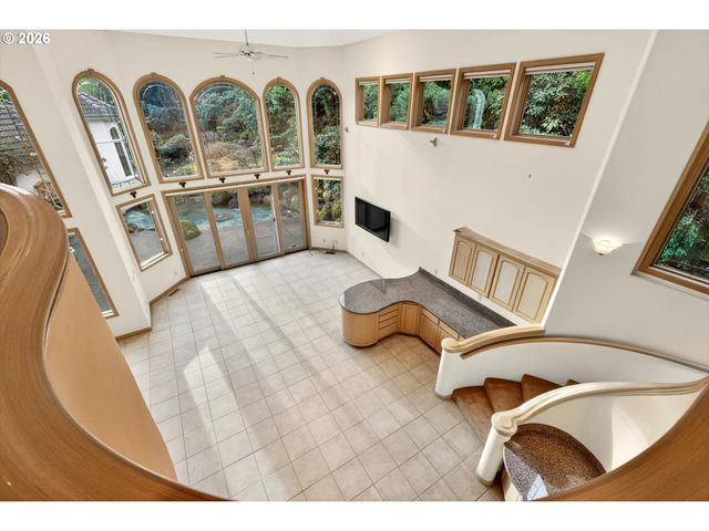 2480 MARYLSHIRE Ln, Lake Oswego, OR 97034