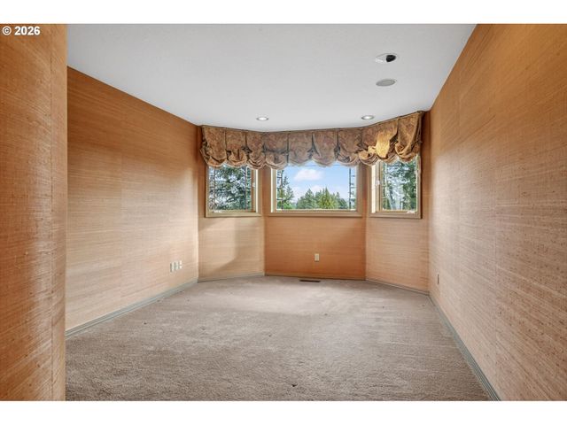 2480 MARYLSHIRE Ln, Lake Oswego, OR 97034