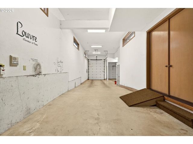 2480 MARYLSHIRE Ln, Lake Oswego, OR 97034