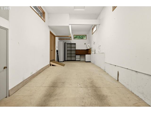 2480 MARYLSHIRE Ln, Lake Oswego, OR 97034