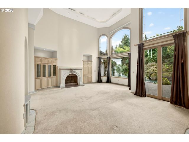 2480 MARYLSHIRE Ln, Lake Oswego, OR 97034