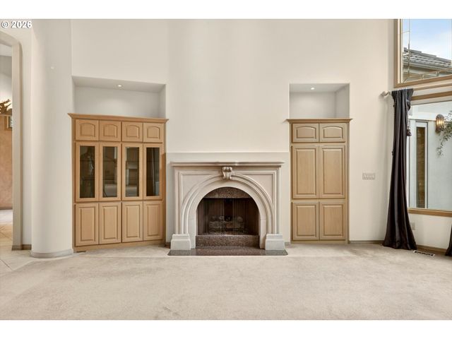 2480 MARYLSHIRE Ln, Lake Oswego, OR 97034