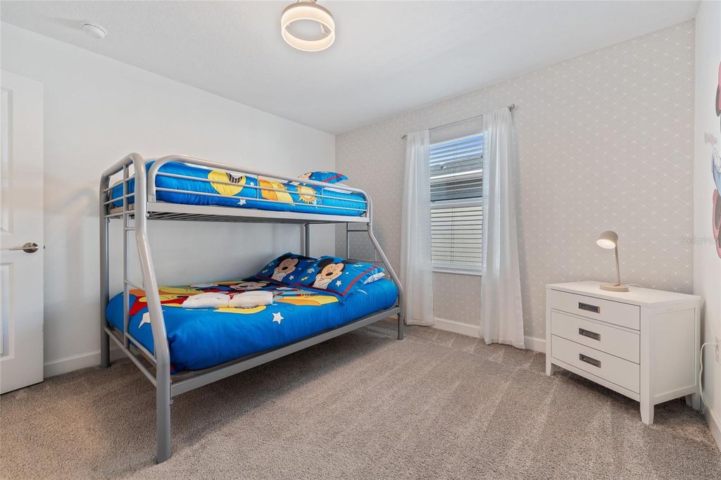 Image 27 of property listing at 1070 SPLASH SHOT PLACE, Davenport, FL 33896