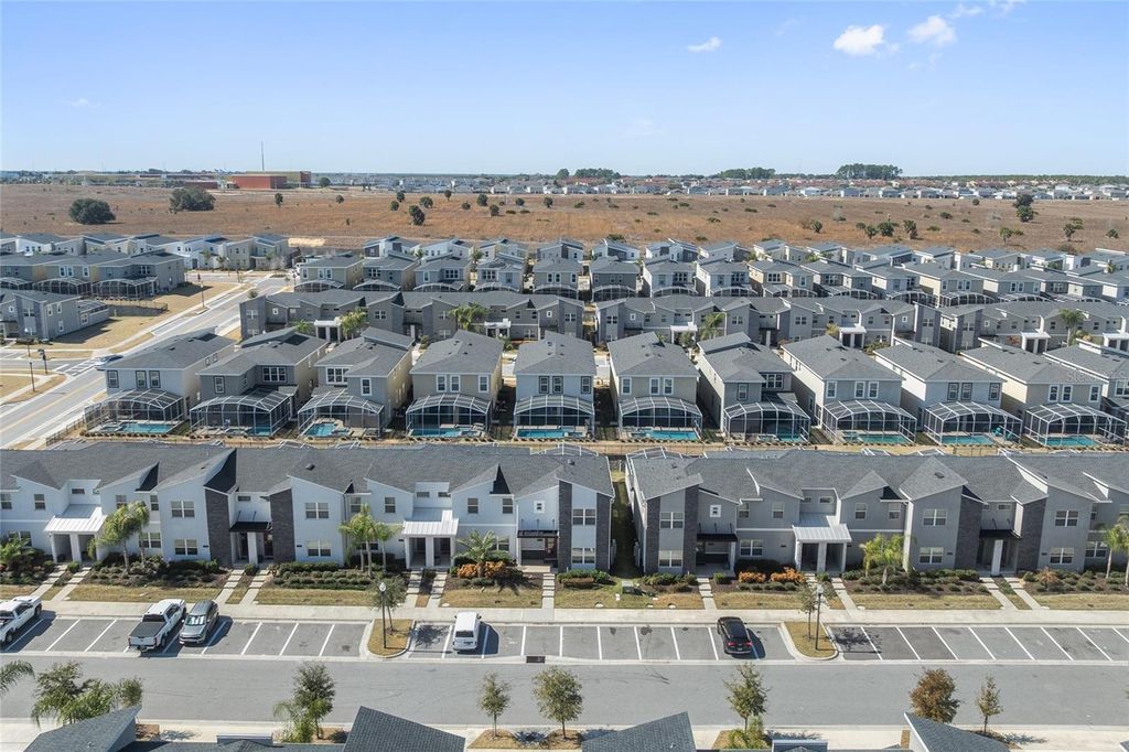 Image 32 of property listing at 1070 SPLASH SHOT PLACE, Davenport, FL 33896