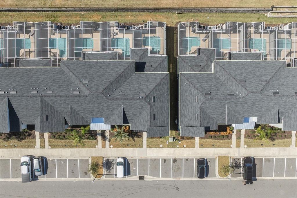 Image 35 of property listing at 1070 SPLASH SHOT PLACE, Davenport, FL 33896