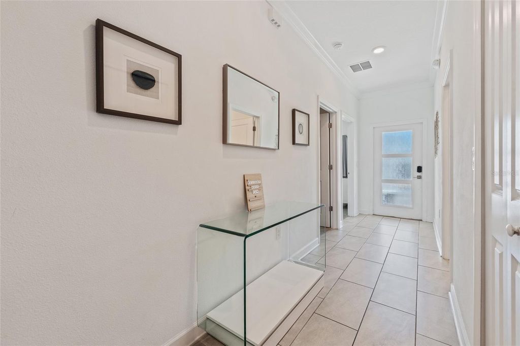 Image 7 of property listing at 1070 SPLASH SHOT PLACE, Davenport, FL 33896