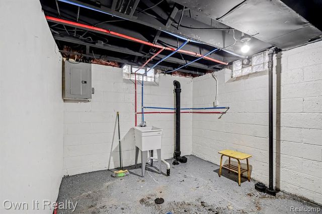 16198 Muirland Street, Detroit, MI 48221